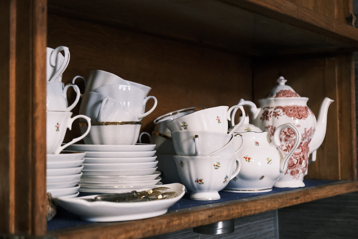 Porcelain Tea Cup & Ceramic Tea Jar – Traditional Glaze Art