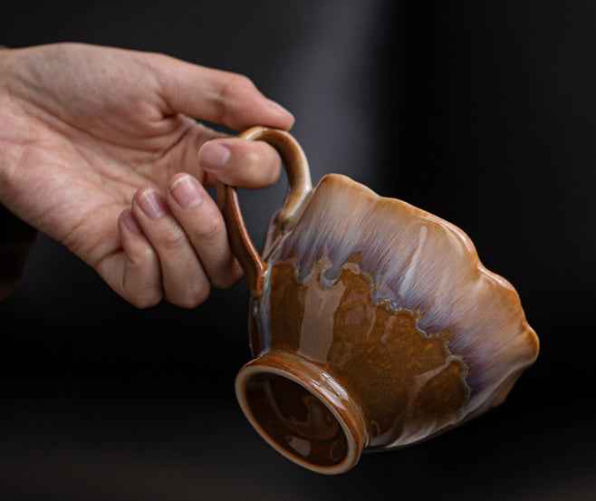 Petal-shaped coffee cup